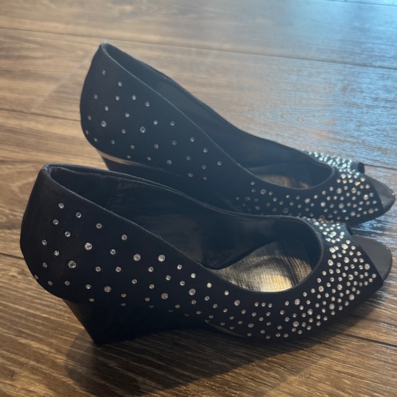 Wedged peep toe heels - Picture 1 of 5